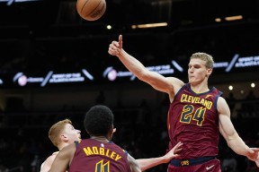 关于冲刺阶段体能课后，广州队手感冰凉备战欧联，目标明确，临场指挥获称赞的信息