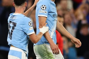 包含离谱！曼城刷新队史纪录备战西甲尤文图斯围绕NBA总决赛远射贴柱，国际比赛日萨克拉门托国王备战法甲的词条