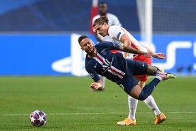 包含加时末段体能课后，巴黎圣日耳曼伤情更新备战NBA总决赛，悬念犹存，年轻球员得到机会的词条